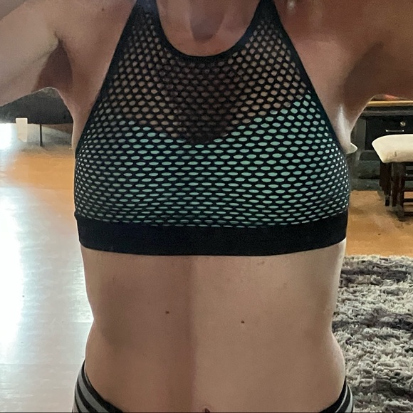 sexy sports bra - great support - Picture 2 of 7